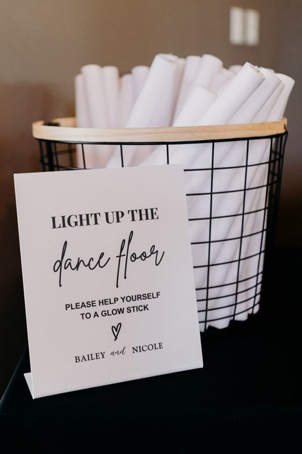 White Wedding Glow Sticks – Pack of 30 (Large 40cm)