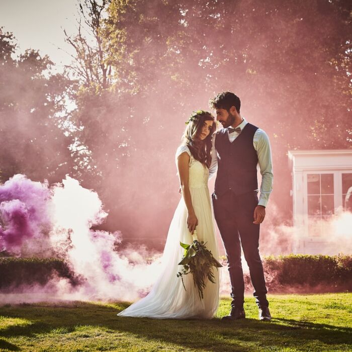 Wedding Smoke Bombs - Confetti Alternative (Colours Available) - The Wedding of My Dreams