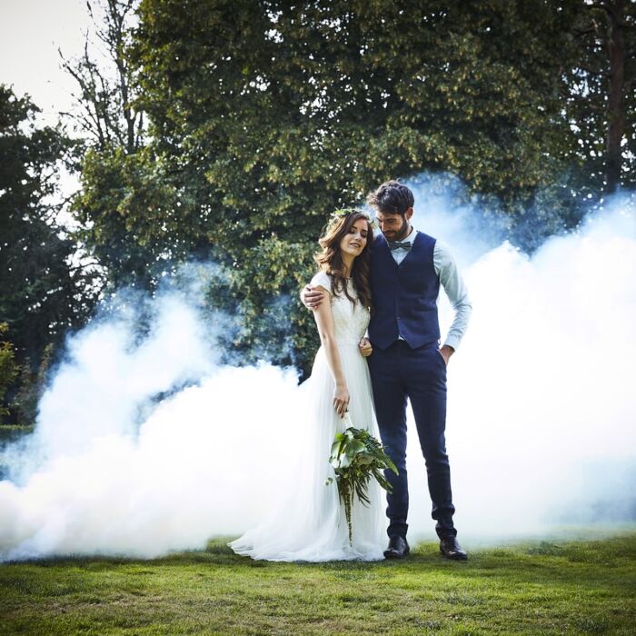 Wedding Smoke Bombs - Confetti Alternative (Colours Available) - The Wedding of My Dreams
